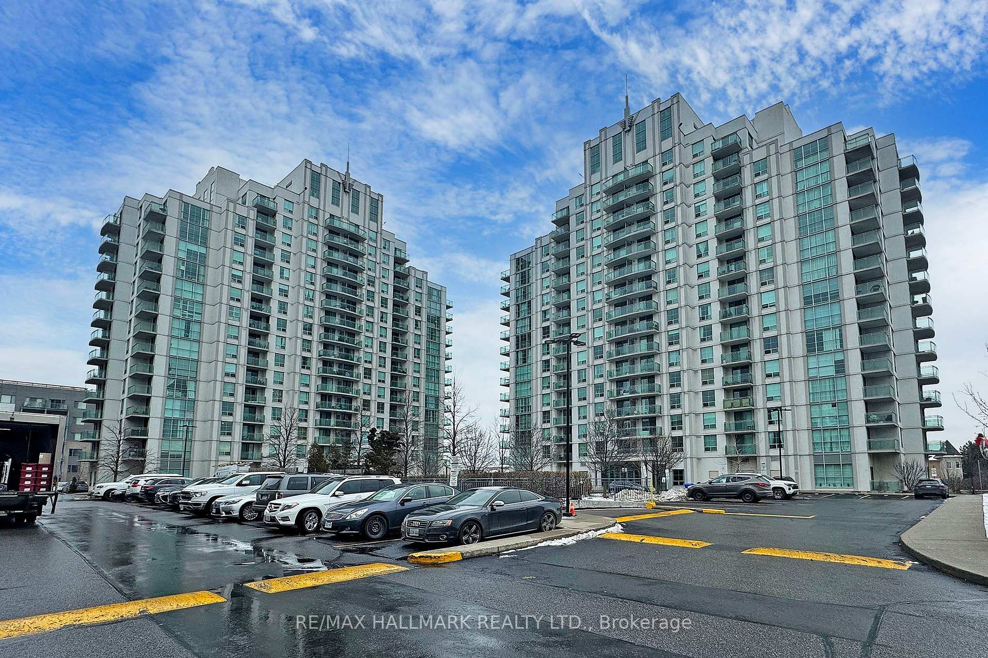 1 Bedroom Condo at 6 Rosebank,  Toronto For sale
