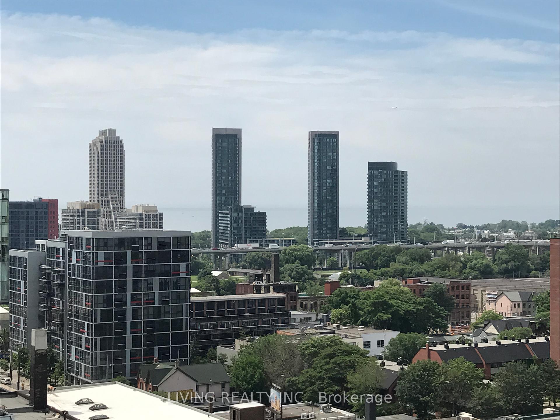 2 Bedrooms Condo at 525 Adelaide, Toronto For sale
