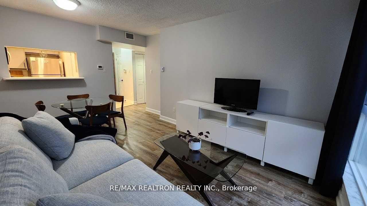 1 Bedroom Condo at 7 Broadway, Toronto For sale