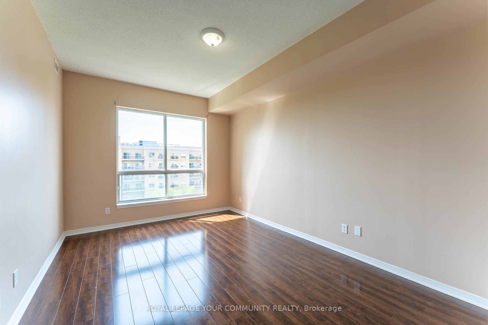 3 Bedrooms Condo at 1 Maison Parc, Vaughan For sale
