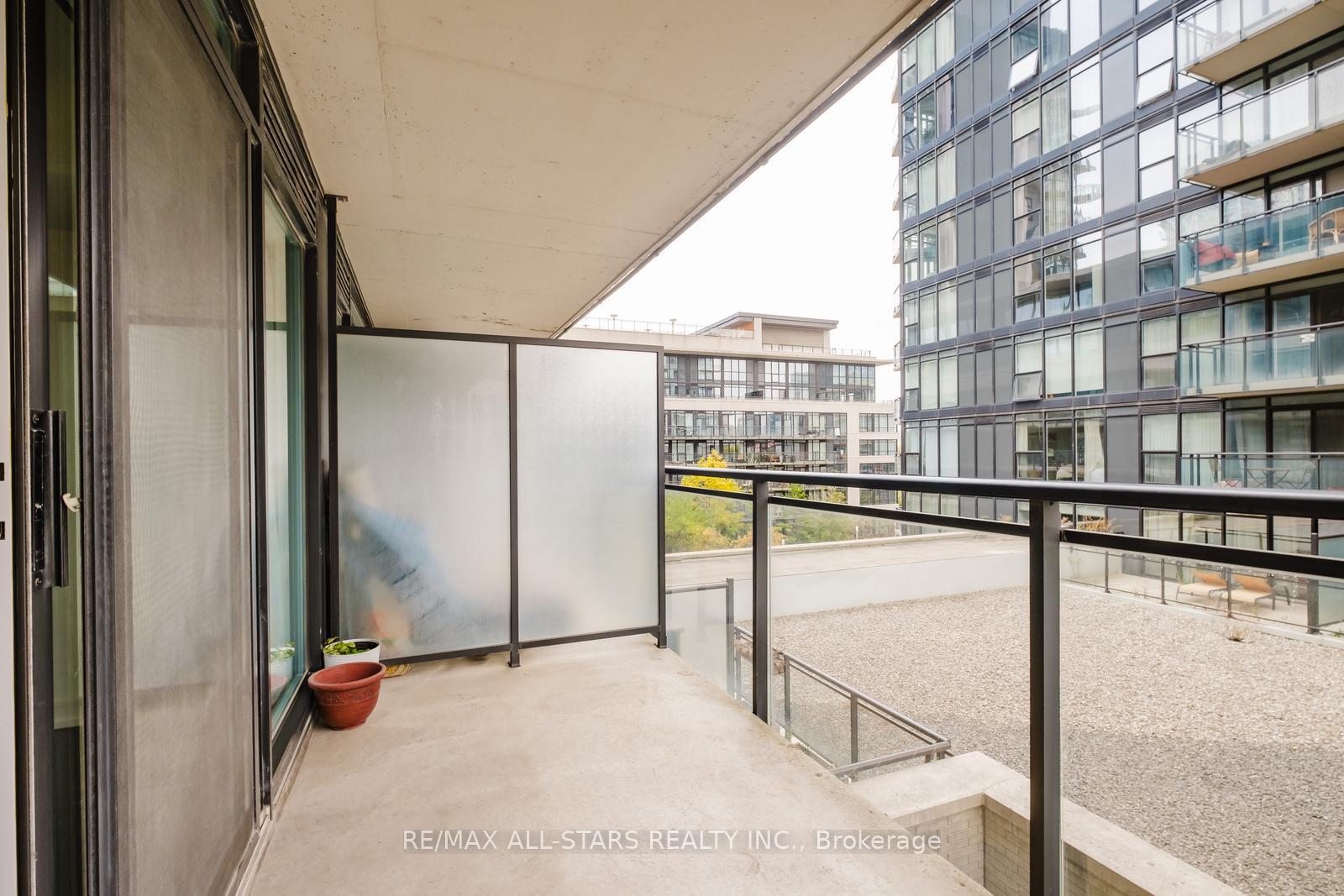 1 Bedroom Condo at 8 Telegram, Toronto For sale
