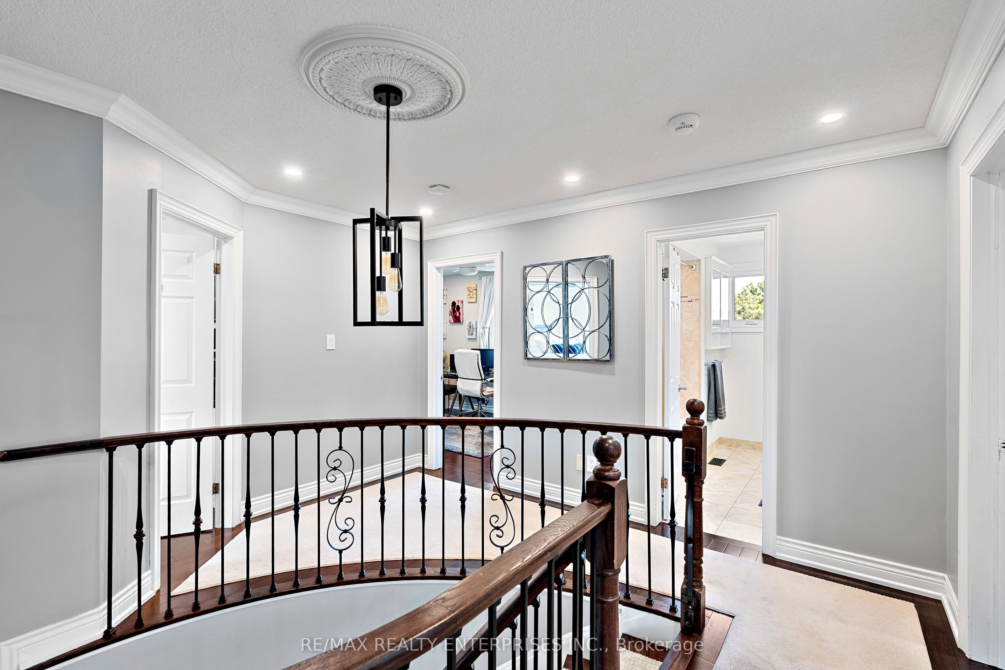 2135 Chrisdon Road, Burlington, ON L7M 3S4