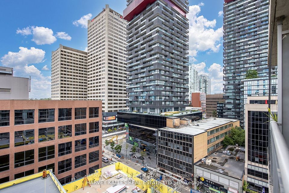 43 Eglinton Avenue E 1201