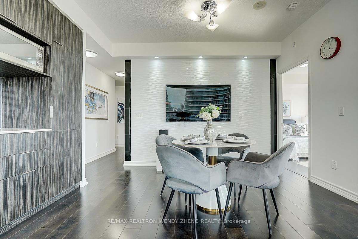 2 Bedrooms Condo at 52 Forest Manor, Toronto For sale