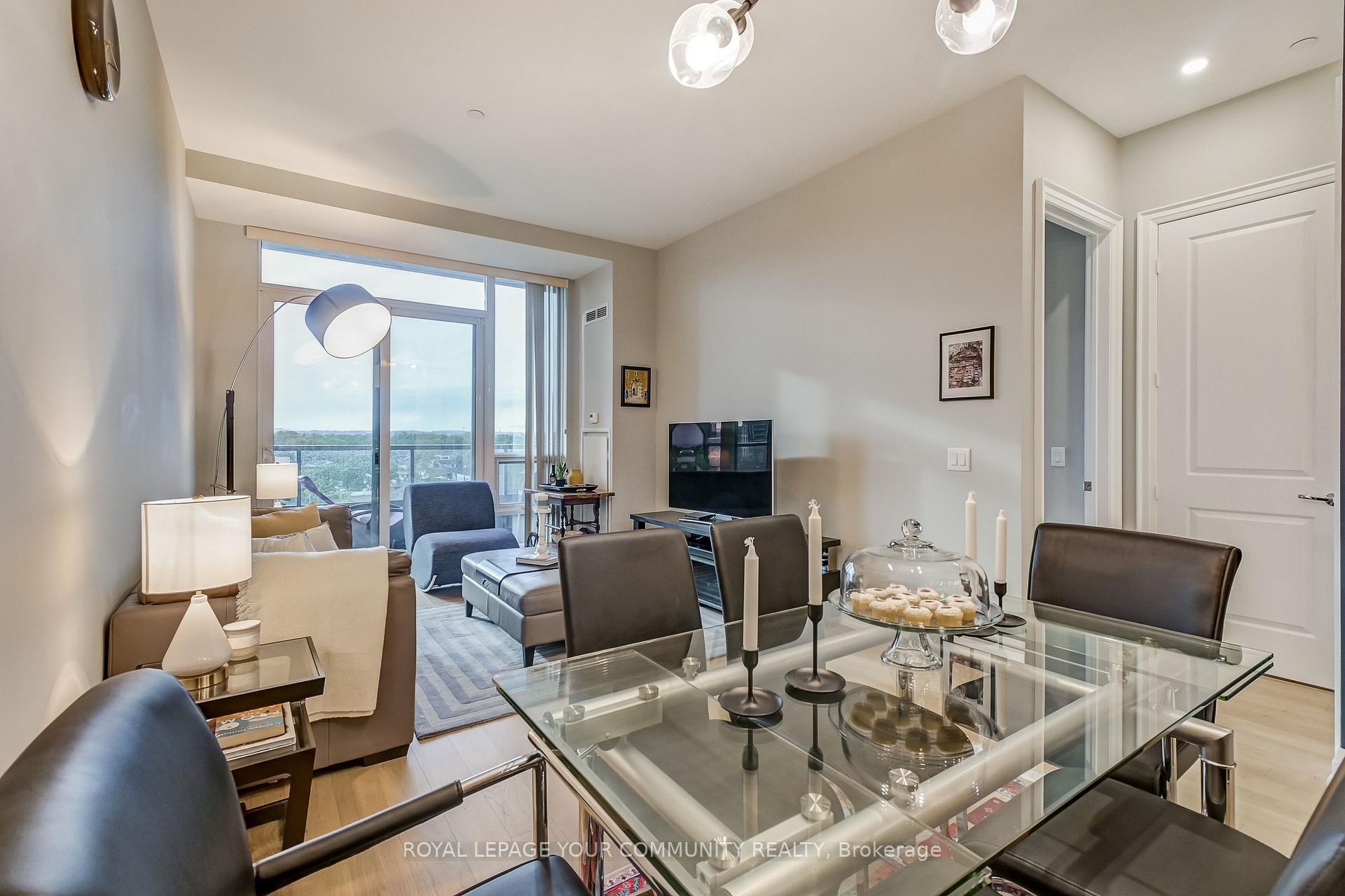 2 Bedrooms Condo at 11 Bronte,  Oakville For sale