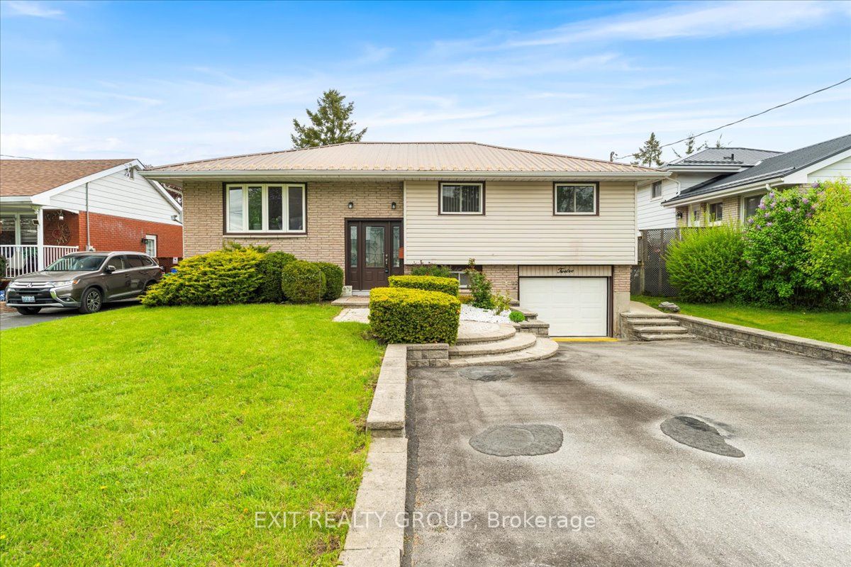 12 Chown Crescent, Belleville, ON K8P 4P9