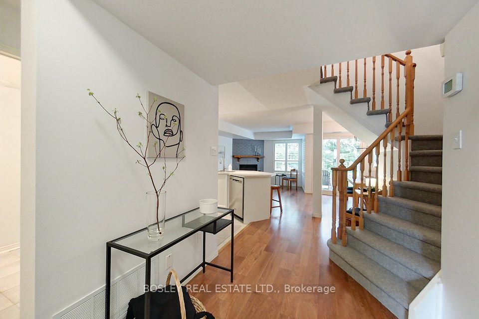 21 BARKER Boulevard, Collingwood, ON L9Y 4W4