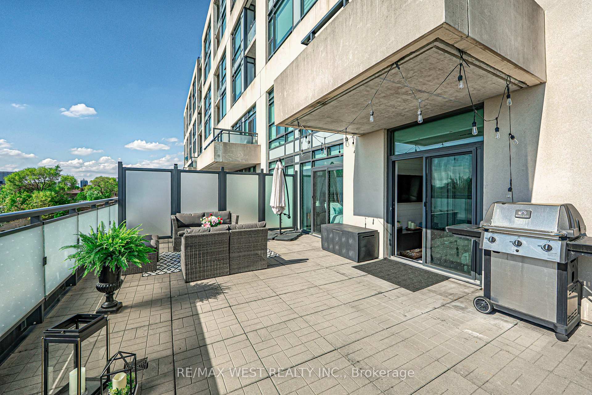 2 Bedrooms Condo at 2522 Keele, Toronto For sale