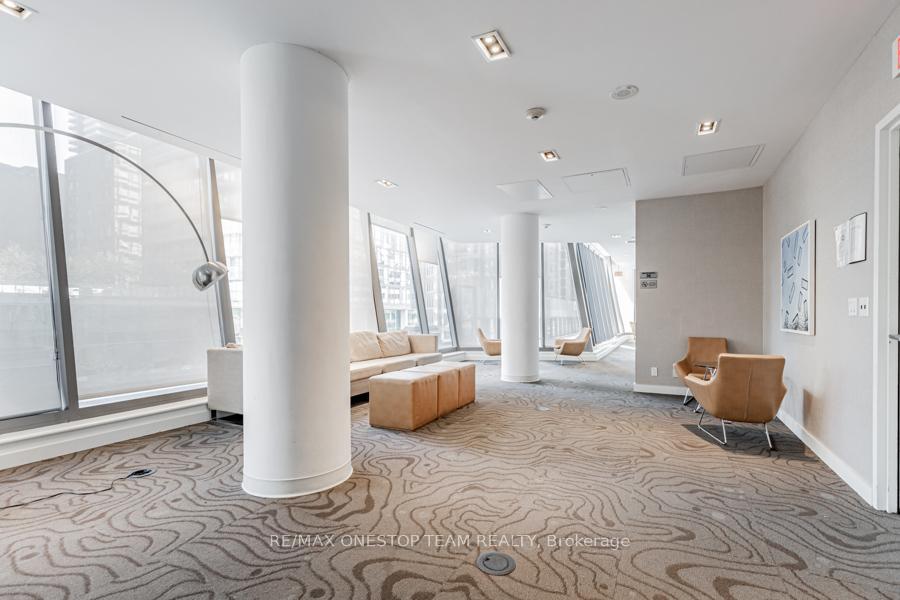 4 Bedrooms Condo at 832 Bay, Toronto For sale