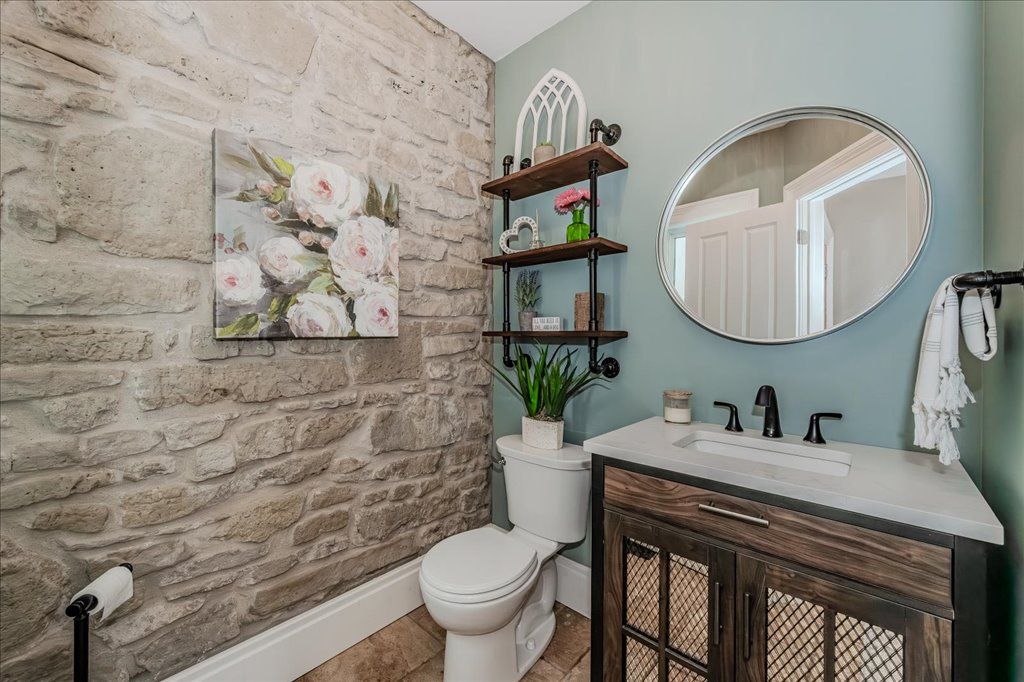 245 Hill Street W