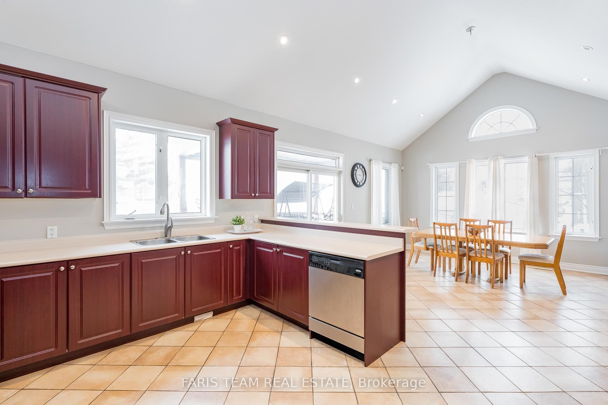 8 Elm Drive, Wasaga Beach Wasaga Beach