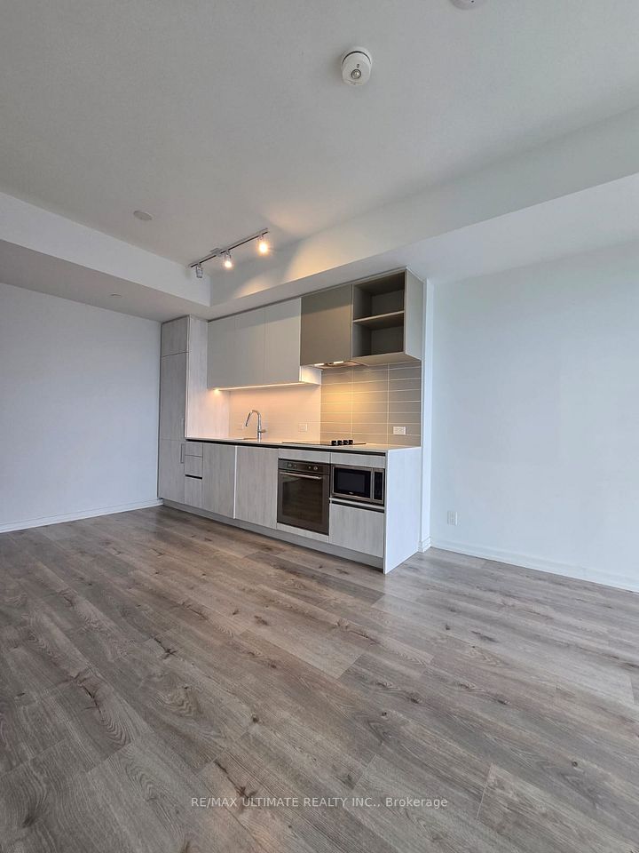 1000 Portage