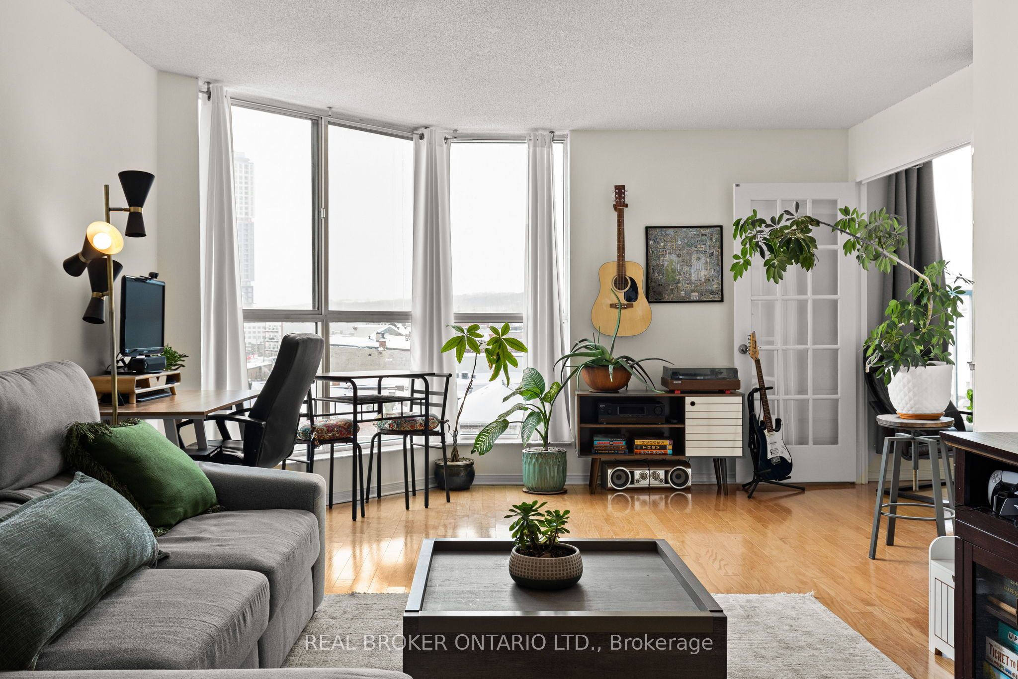 #504 - 140 Dunlop Street, Barrie, ON L4M 6H9