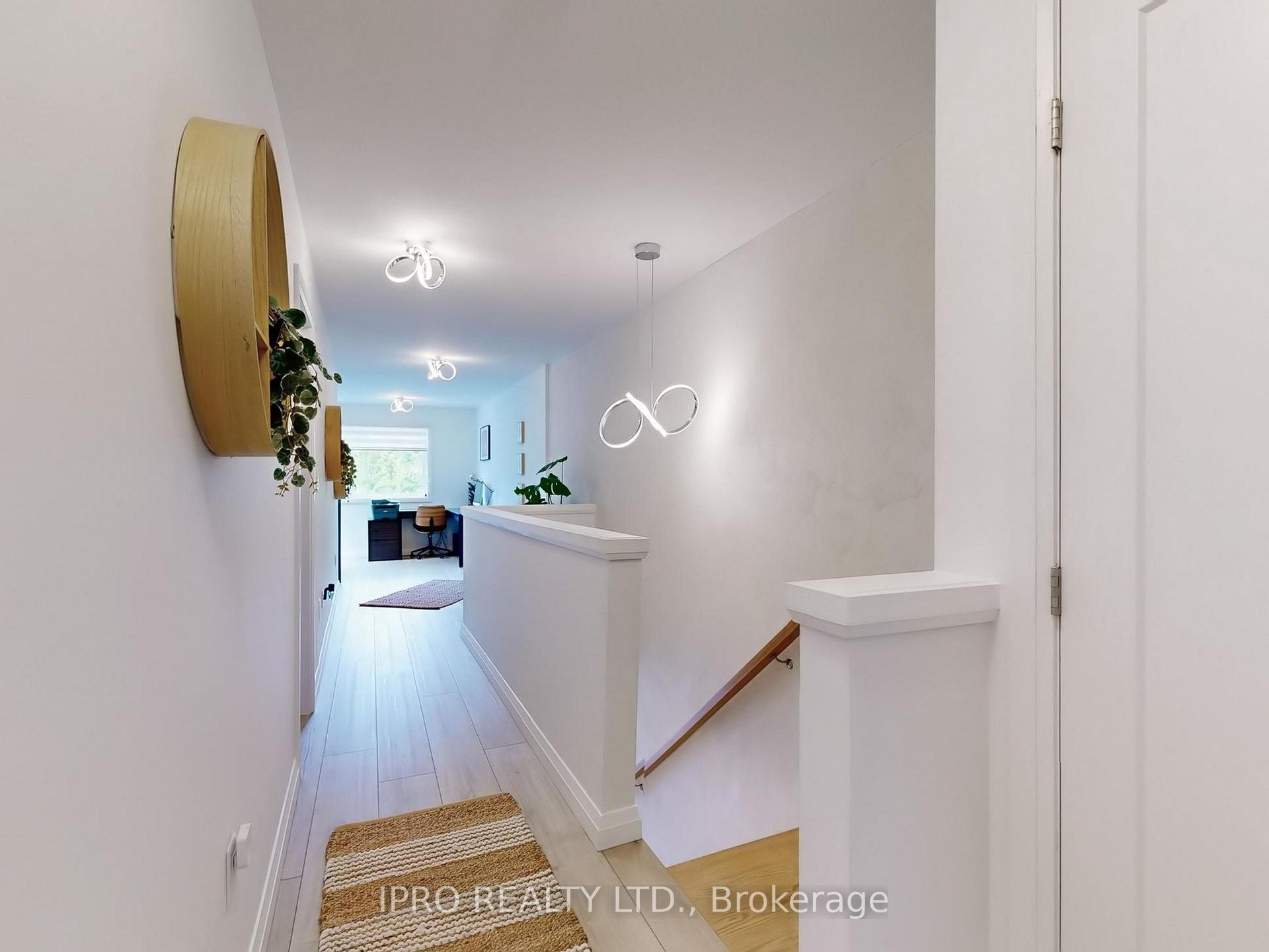 3 Bedrooms Condo at 35 Midhurst, Hamilton For sale