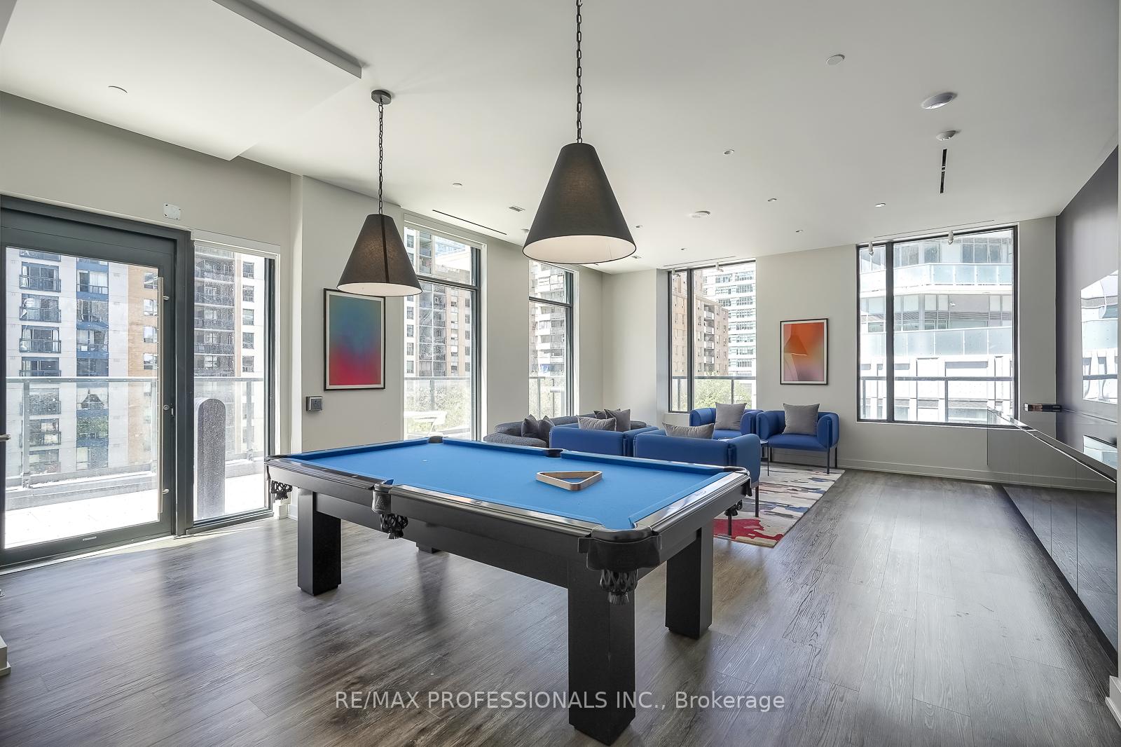 2 Bedrooms Condo at 65 Mutual, Toronto For sale