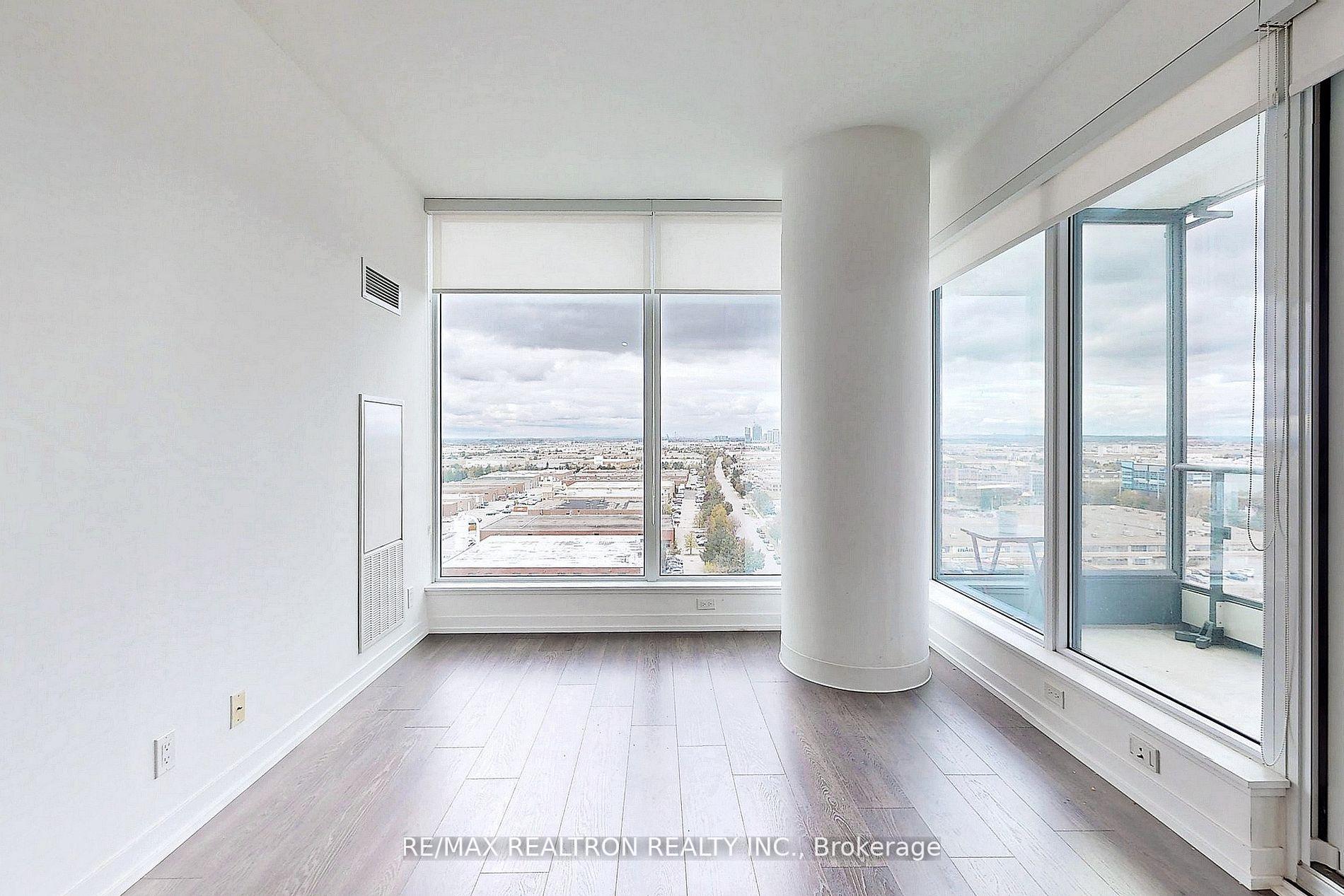 2 Bedrooms Condo at 950 Portage, Vaughan For sale