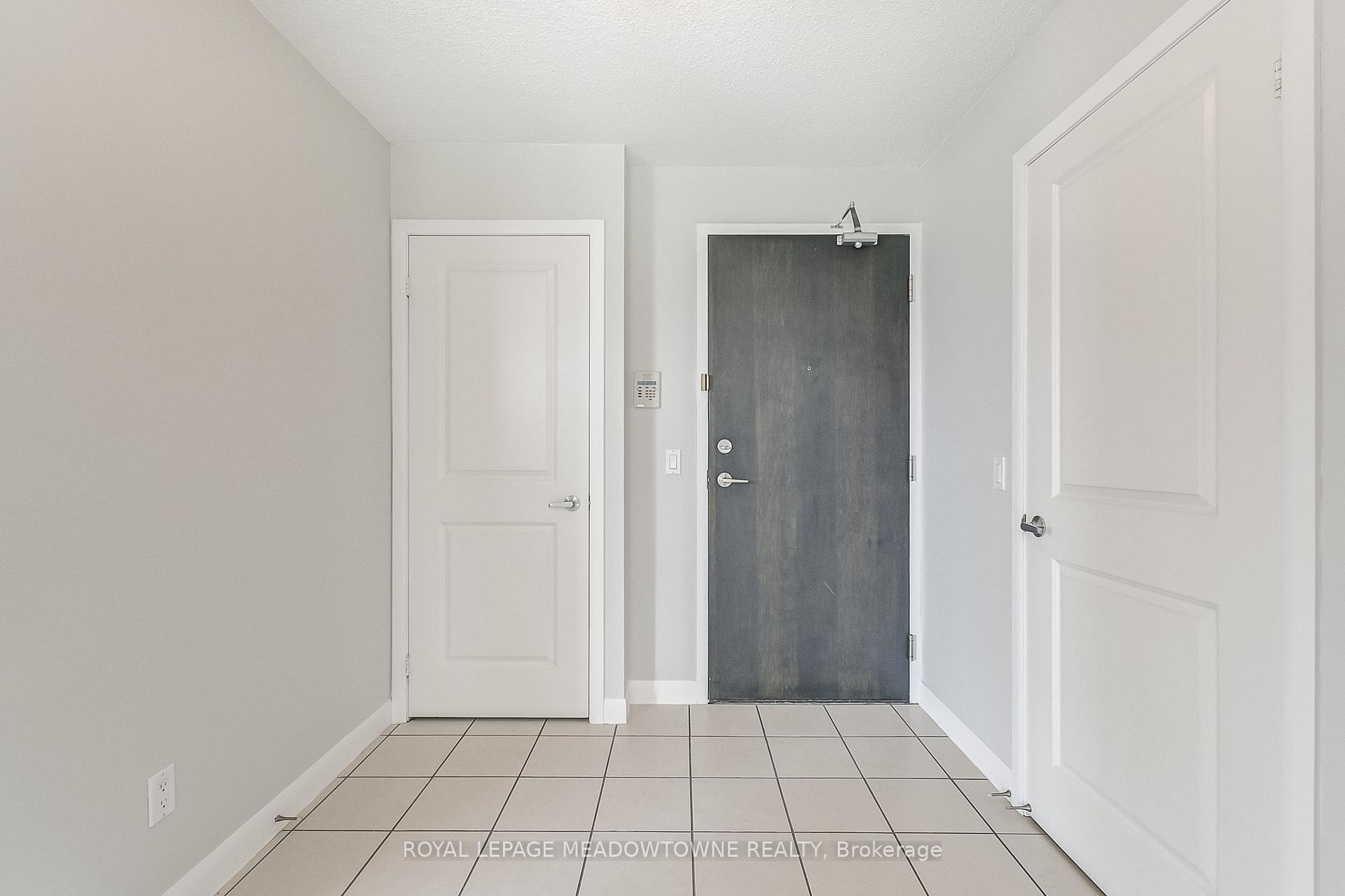 2 Bedrooms Condo at 225 Sherway Gardens, Toronto For sale