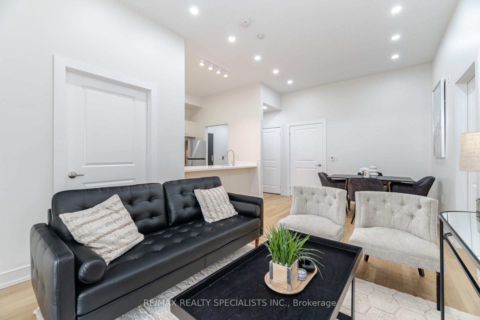 2 Bedrooms Condo at 2326 TAUNTON, Oakville For sale