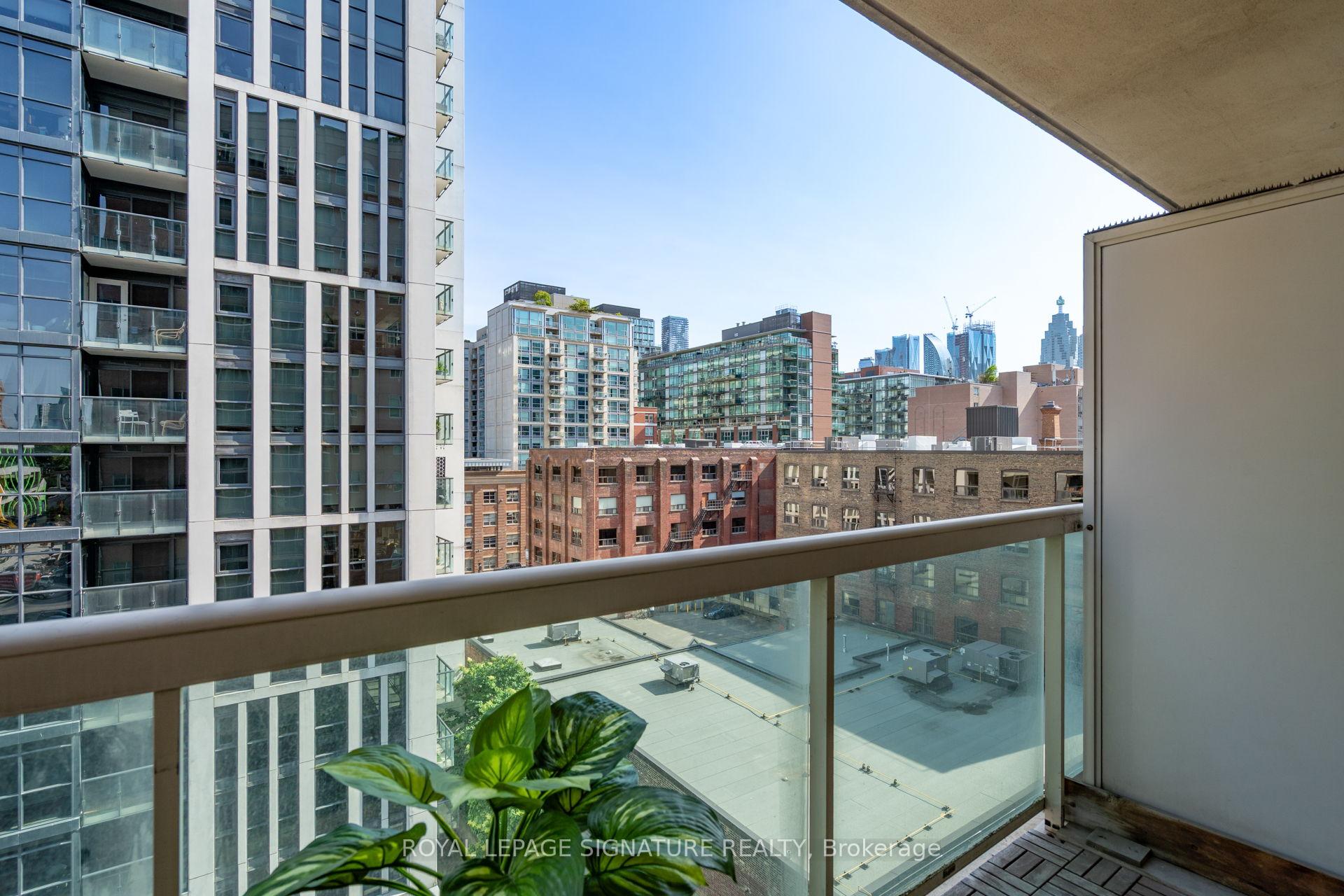2 Bedrooms Condo at 323 Richmond, Toronto For sale
